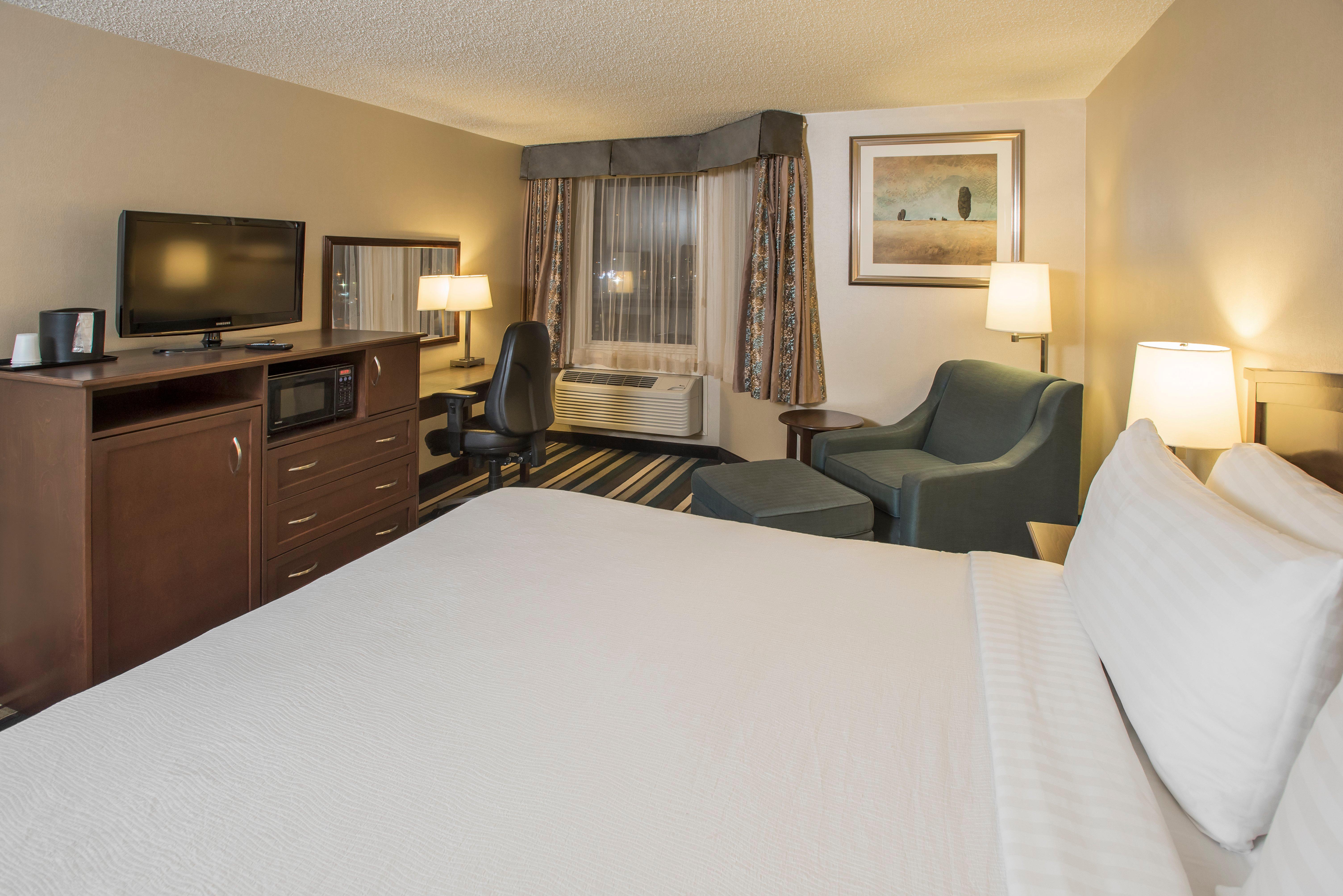Holiday Inn Conference Centre Edmonton South By Ihg Exterior photo