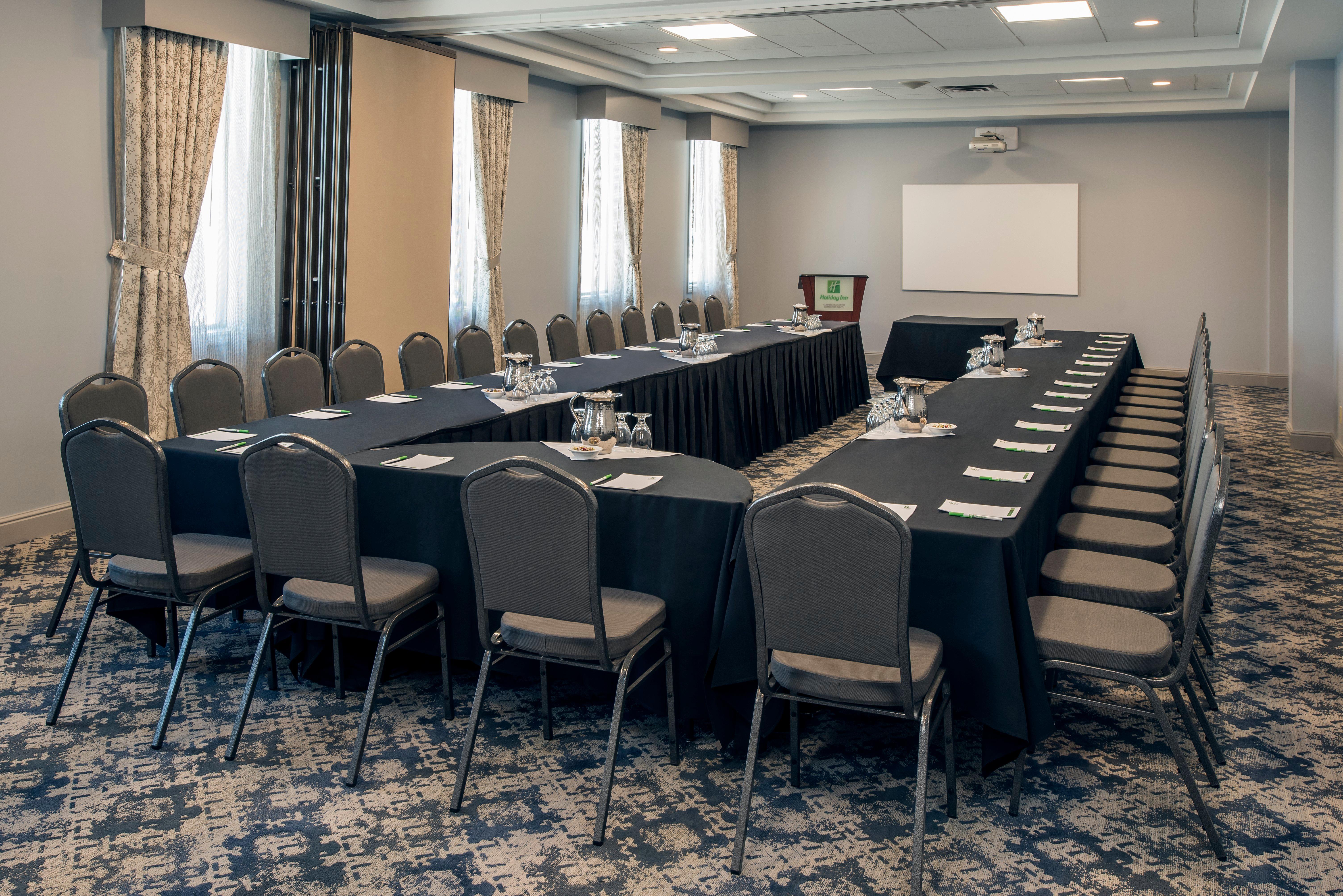 Holiday Inn Conference Centre Edmonton South By Ihg Exterior photo